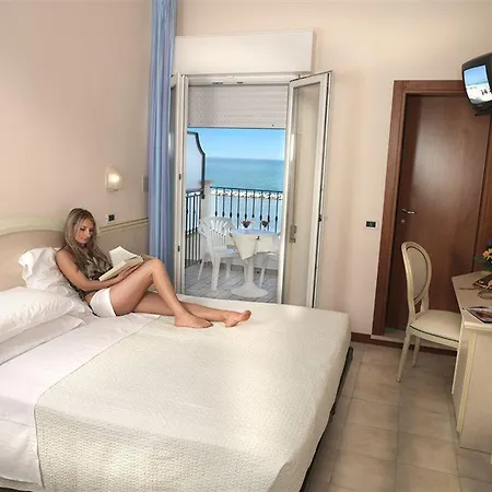 Hotel Zeus 3*