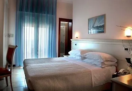 Hotel Zeus 3*