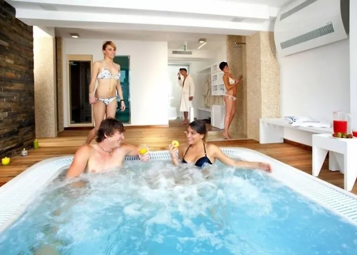 Zeus Hotel 3*