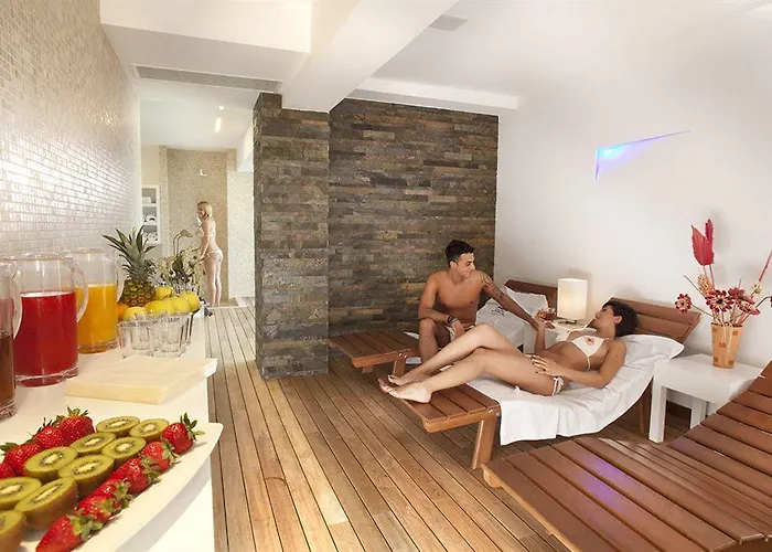 Zeus Hotel 3*