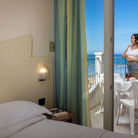 Zeus Hotel