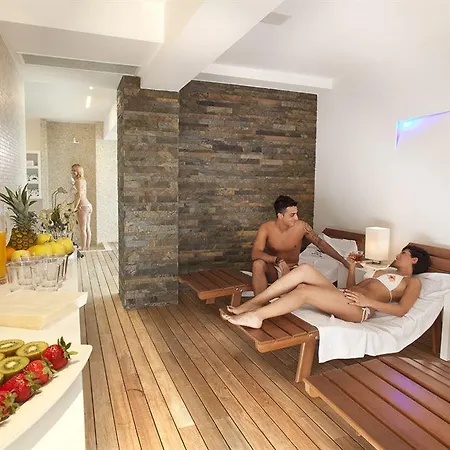 Zeus Hotel 3*