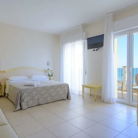 Hotel Zeus 3*